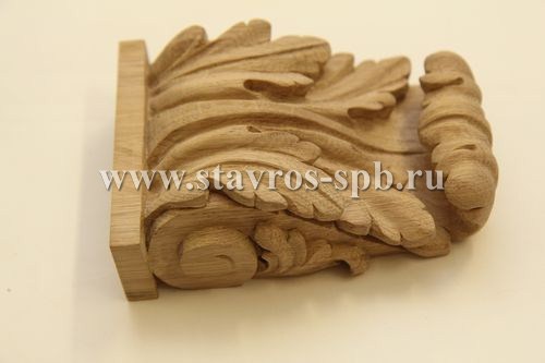 Carved window casings in Vologda.