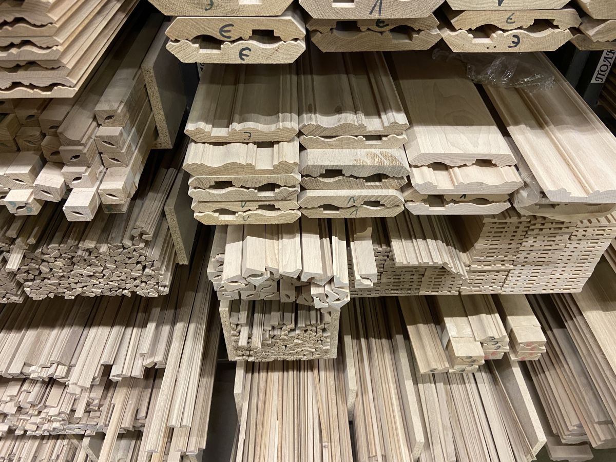wooden molding.jpeg wooden molding.jpeg