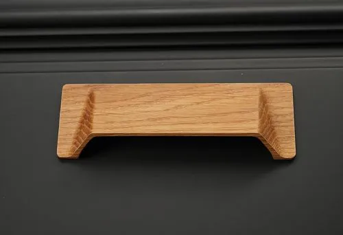 Modern Approach to Hardware Design &ndash; Solid Oak Handle