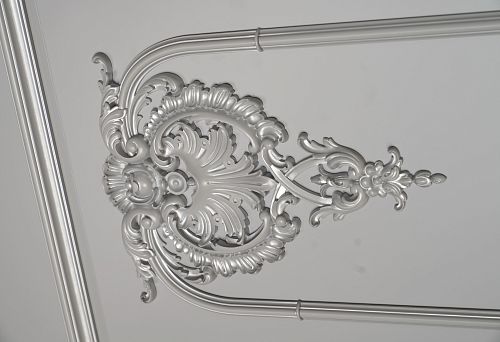 Silver-finished polyurethane molding in a modern interior