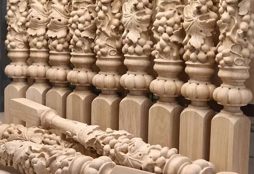 Комплектующие для деревянных лестниц в Санкт-Петербурге