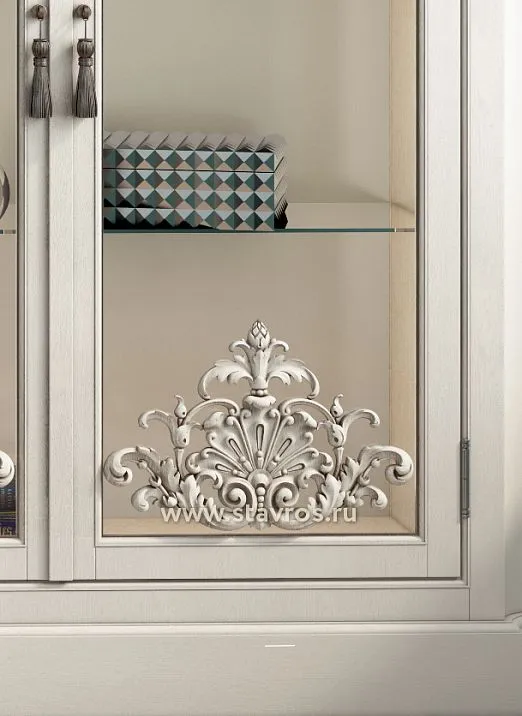 Detailed view of the master's signature on the appliqu&eacute; from the C-008-1 wooden decor set