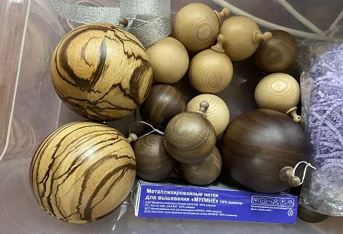 Luxury Wooden Christmas Balls