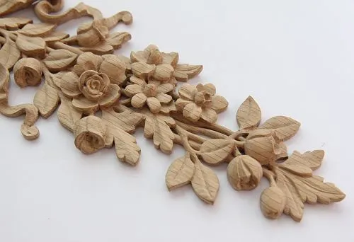 Exquisite wood carving: gift idea or home decoration