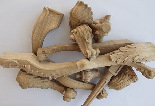 High wooden legs 700 mm &ndash; combination of elegance and strength.