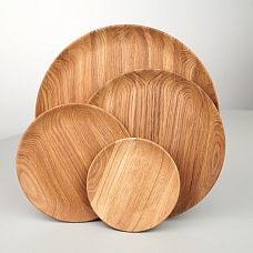 Set of round wooden plates, various diameters