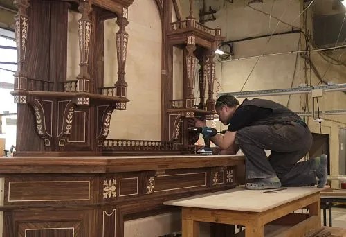 Furniture production: combination of traditional and innovative methods