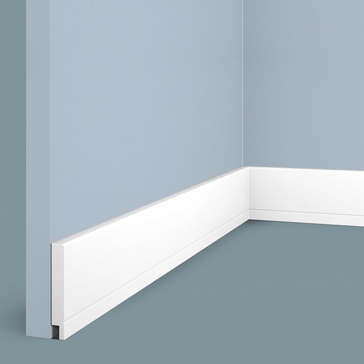 Polystyrene floor baseboard B70 HI WOOD, height 70 mm, thickness 10.5 mm, with characteristic decorative horizontal white stripe