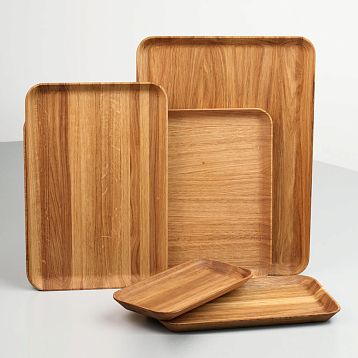 Set of wooden tableware including plate KU-004 and additional items