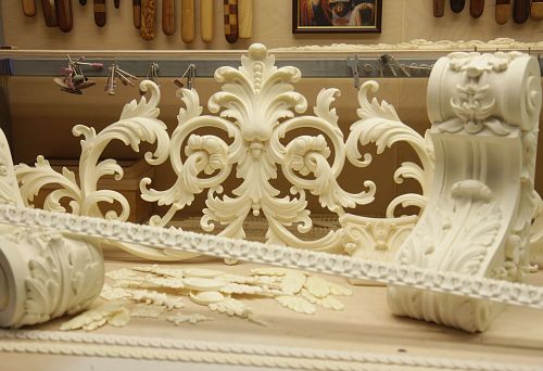 Premium Carved Wood Molding and Moldings for Interior