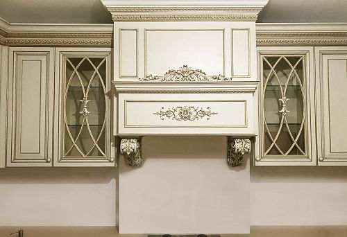 Classic Kitchen Set with Decorative Molding, Cornices, Carved Appliqu&eacute;s, and Stained Glass Fronts