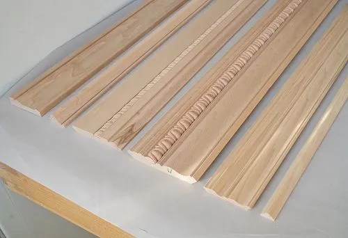 Decorative wooden profiles for frames