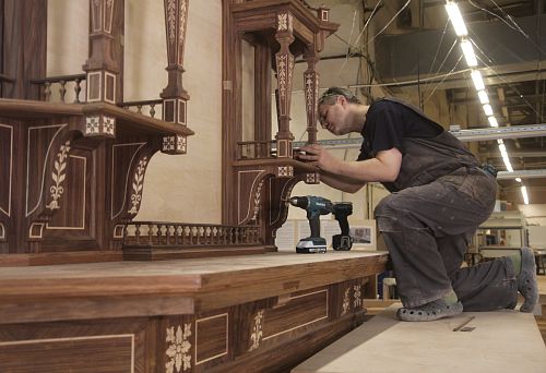 Custom Interior Design with Handcrafted Elements