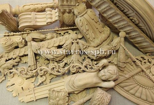 Carved door casings in wood in Nizhny Novgorod