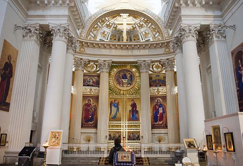 Custom iconostases made by professionals. Iconostasis photo