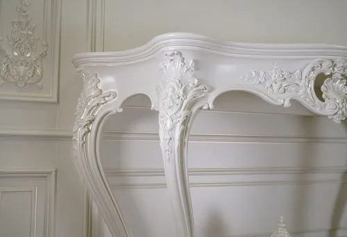 Light furniture with artistic carving &mdash; elegance in interior design