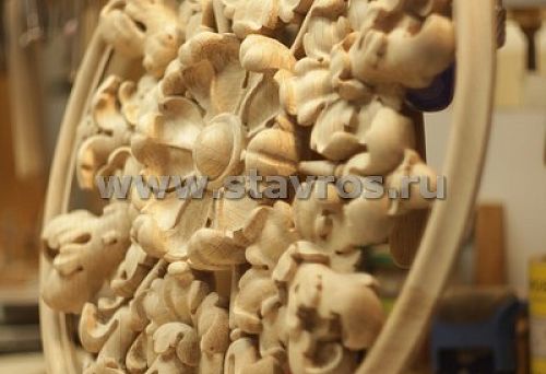 How Stavros company performs carving from oak wood