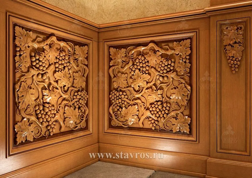 Carved panels with grapevine motifs in the interior